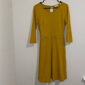 NY&Co 💛 golden dress with pockets